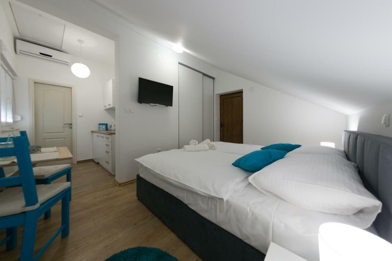 House Smolcic Appartement Otočac Buitenkant foto