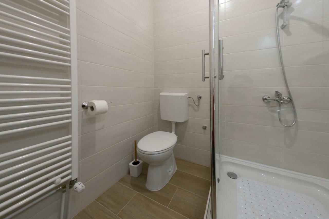 House Smolcic Appartement Otočac Buitenkant foto
